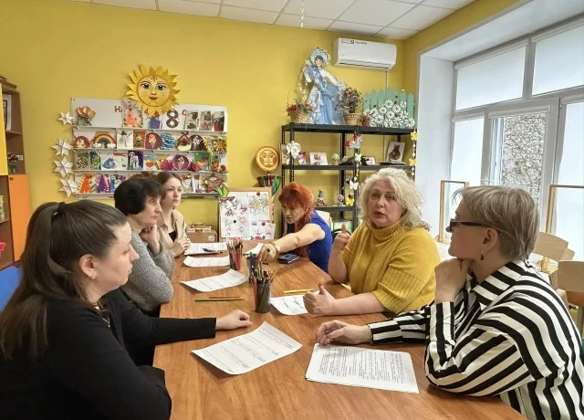 В Центре сопровождения и инноваций состоялось тренинговое занятие &laquo;Самостоятельность и ребенок&raquo; для группы замещающих родителей Железнодорожного административного округа г. Курска.
