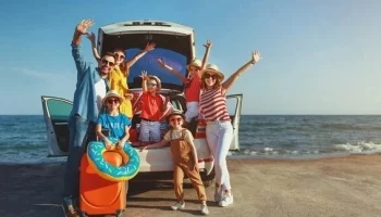 ЛЕТНИЕ КАНИКУЛЫ.   ПОЧЕМУ ПУТЕШЕСТВИЕ ВСЕЙ СЕМЬЕЙ СБЛИЖАЕТ?