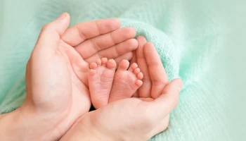 Работа специалистов центра с несовершеннолетними матерями